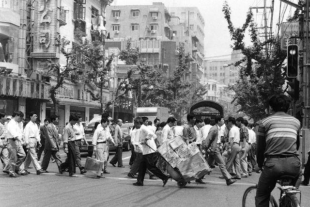 中国上海街拍,1996年.【摄影:roger ssu】