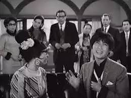 在《玉女添丁》(1968)中,吕奇,陈宝珠齐齐搞笑要逼对方退婚!