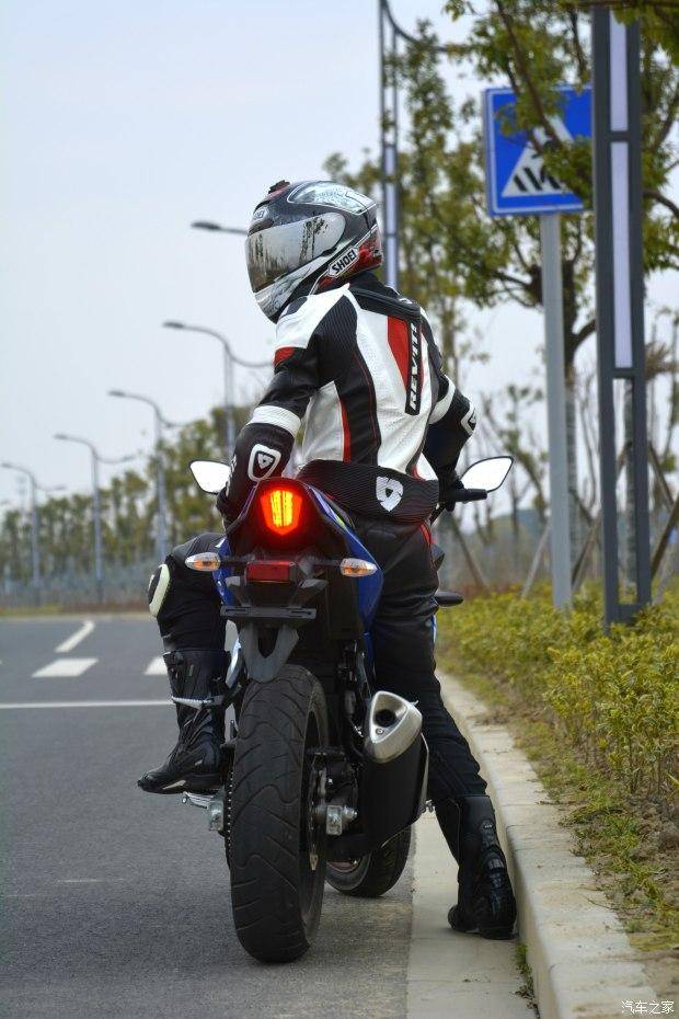 成年礼豪爵铃木gsx250rabs首测报告