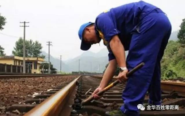 铁路货场婚纱照_铁路货场