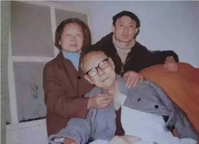 张大千命孙子张晓鹰看望张伯驹 有人向领导反映,可批文还没下来,1982