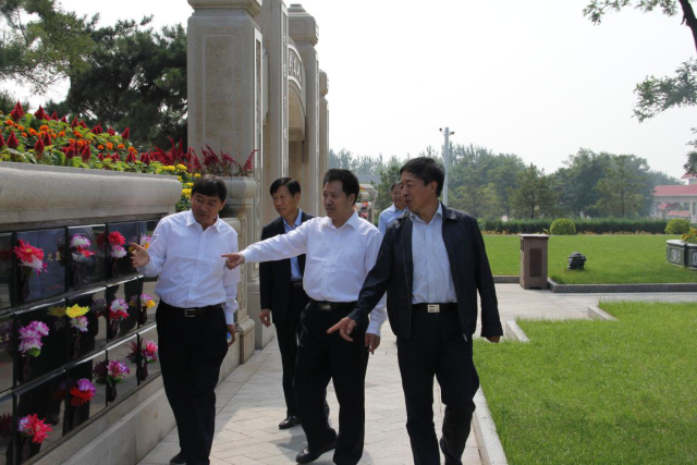 我们的节日"清明节"走进太原市龙山墓园