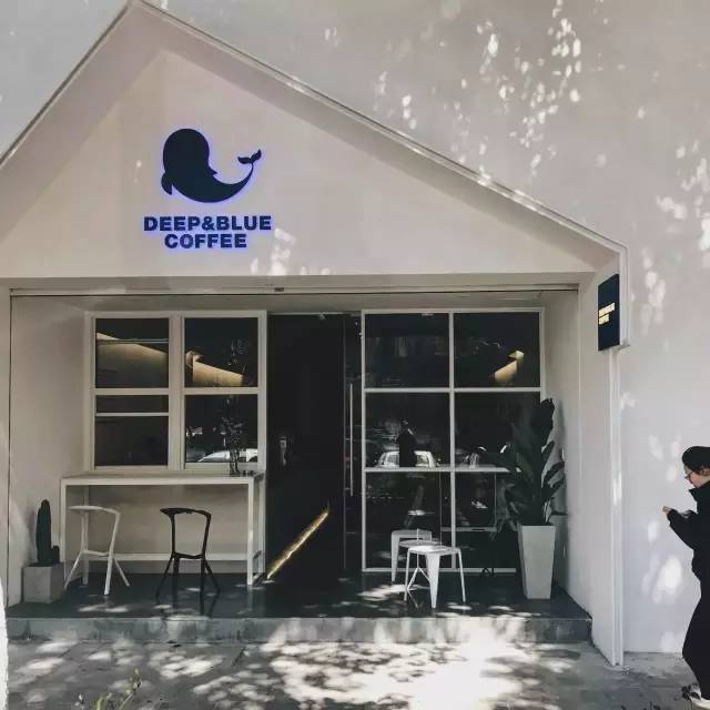 deepblue:这家纯白的咖啡馆为何取名叫深蓝|宁波有家店159