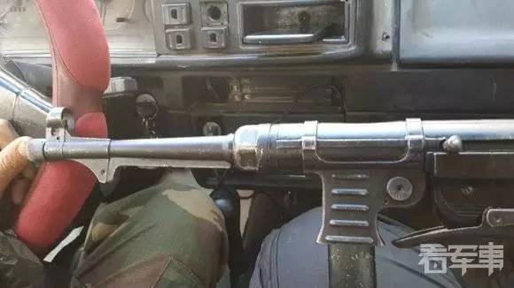 叙利亚黑市惊现德国老枪:MP40一把500美元