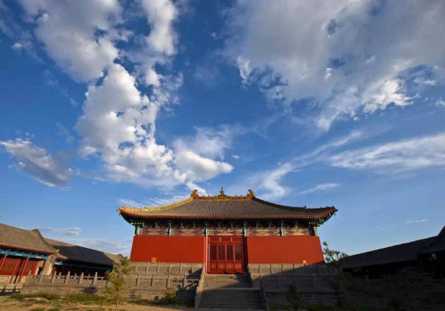 阳原县大觉寺始建于元泰定七年(1330年),位于县城西北隅,又称西大寺.