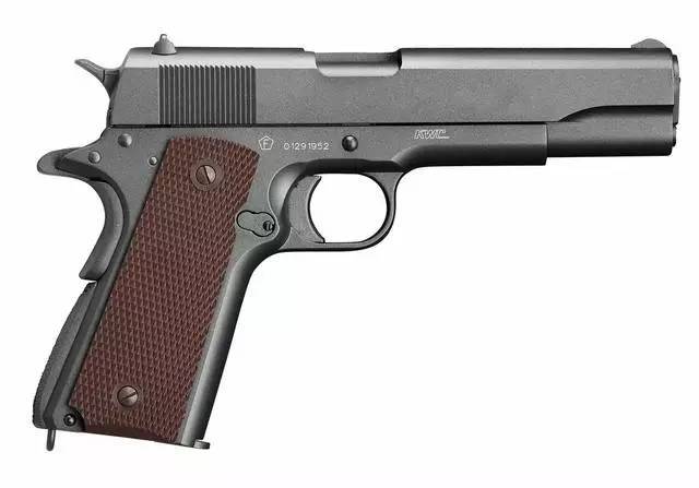 美国枪市叫卖做工精良的中国保利改良版m1911手枪