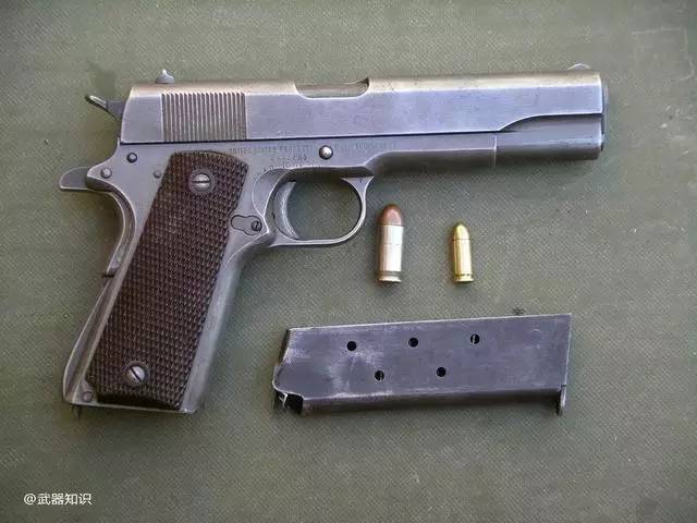 美国枪市叫卖做工精良的中国保利改良版m1911手枪