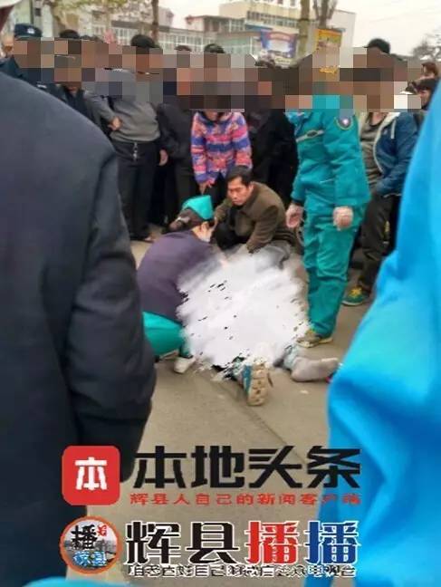 辉县中心路突发车祸1人不幸身亡(附视频)