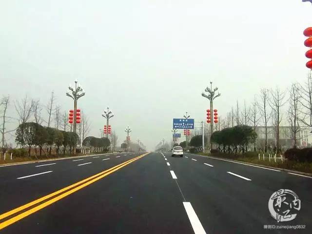 这条路就是向阳路,是连接汉隆高速公路与隆昌县城西区的城市道路,起