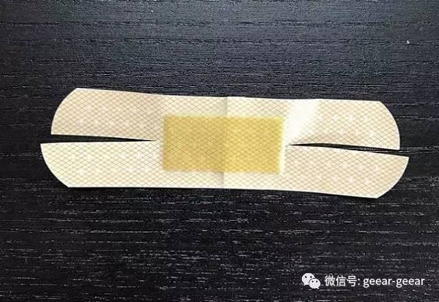 g活 手指尖受伤时用创可贴的正确贴法,你贴对了吗?