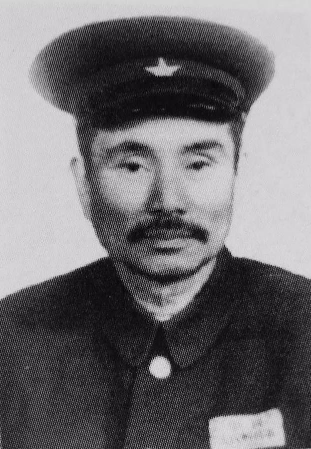 任命陈策为湘西纵队司令员,谌鸿章为政治委员,罗建西为参谋长.