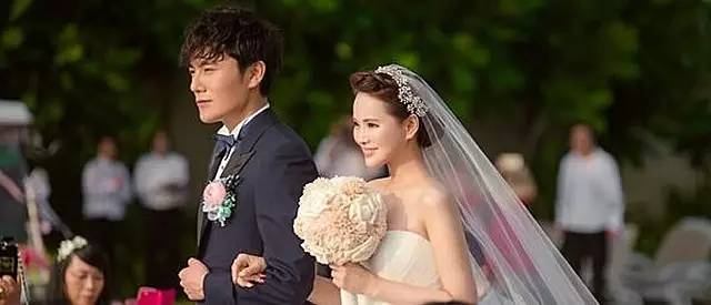 伊能静婚纱照图片_秦昊伊能静婚纱照