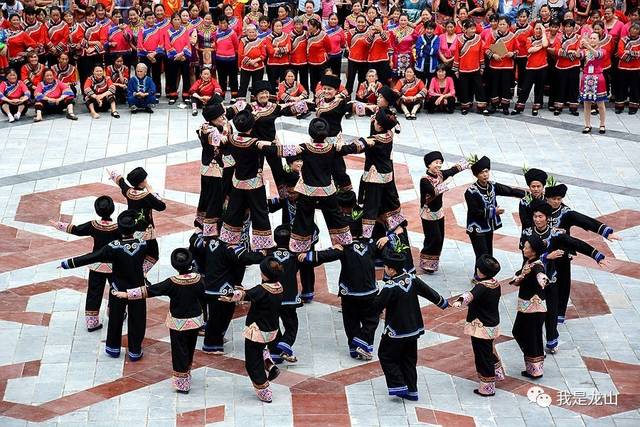 舍巴日,古朴神秘的土家族祭祖,民俗表演,千人摆手在洗车河与你相约!