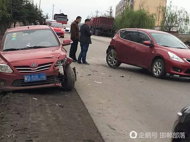 【周边】车祸现场看热闹又出车祸,只因别人车祸他看热闹!