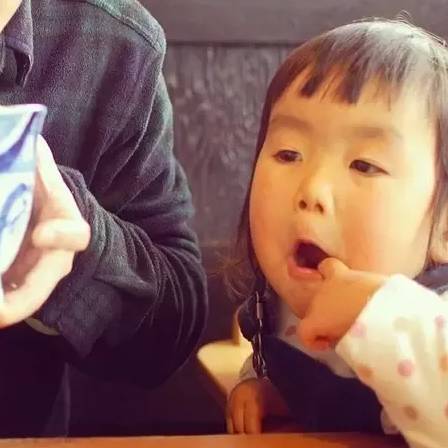 日本四岁小女孩因为她的"丑萌"红遍全世界,你可能不知道她是谁,但是你