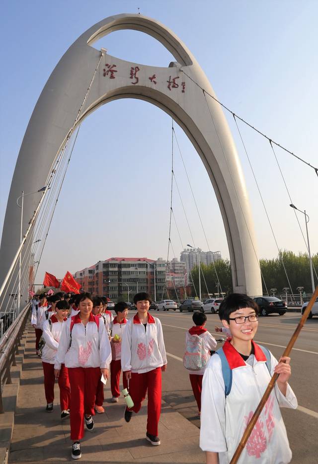 峰峰一中开展春季研学旅行活动 | 春风十里,我来看你