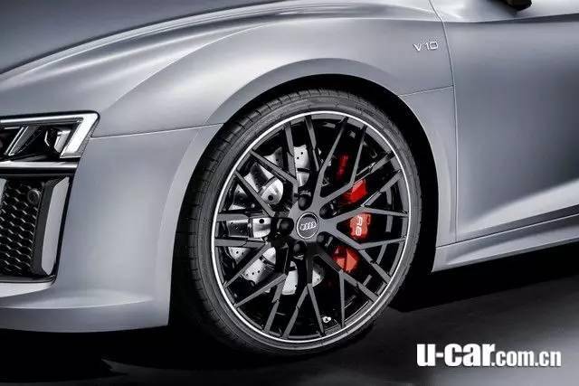 r8 coupé 奥迪 sport edition配备了专属的20寸10辐锻造铝合金轮毂.
