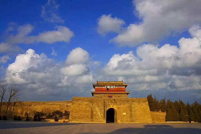 鸽子窝公园是秦皇岛市北戴河风景名胜区四大景区之一,以观海上日出为