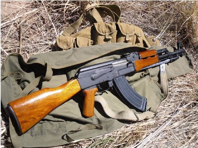 ak47在内的8种轻武器技术资料,甚至苏联老大哥还慷慨地提供了各种图纸
