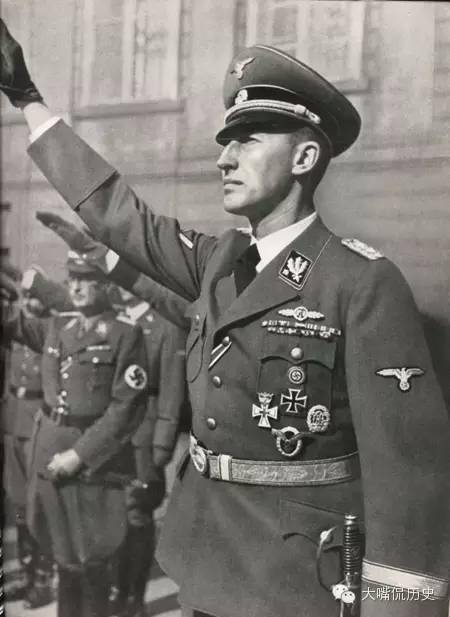 海因茨·冯·威斯特哈根,党卫军第一装甲师警卫旗队队长.