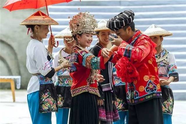 4月30日中国●吉首德夯"苗族四月八"亚努狂欢节收宫之作"德夯玛汝"