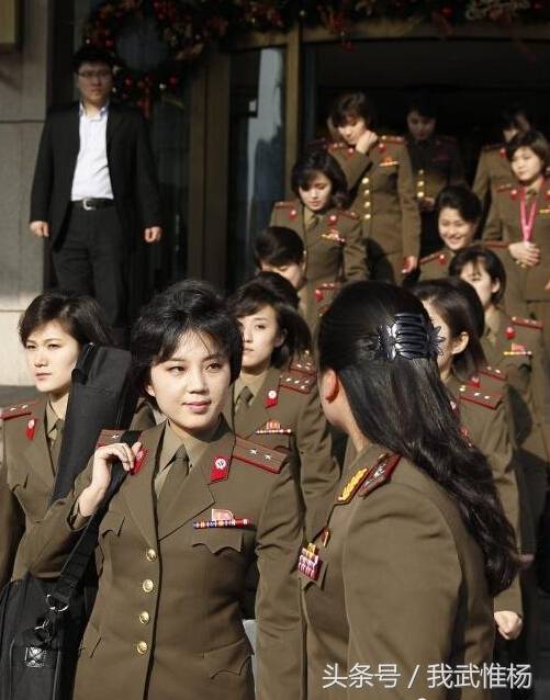 朝鲜漂亮的女人,美女都去当兵去了