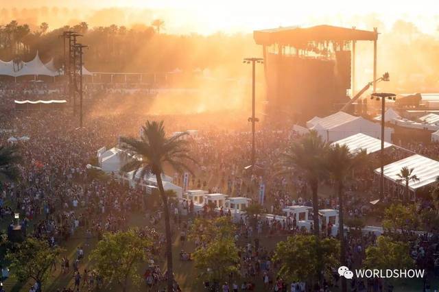 【头条】带你飞到科切拉(coachella) 音乐节,感受满满的荷尔蒙气息