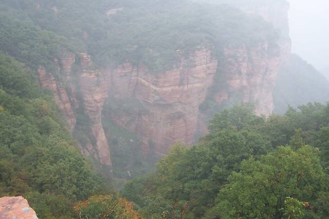 全国最大的天然回音壁藏在河北嶂石岩