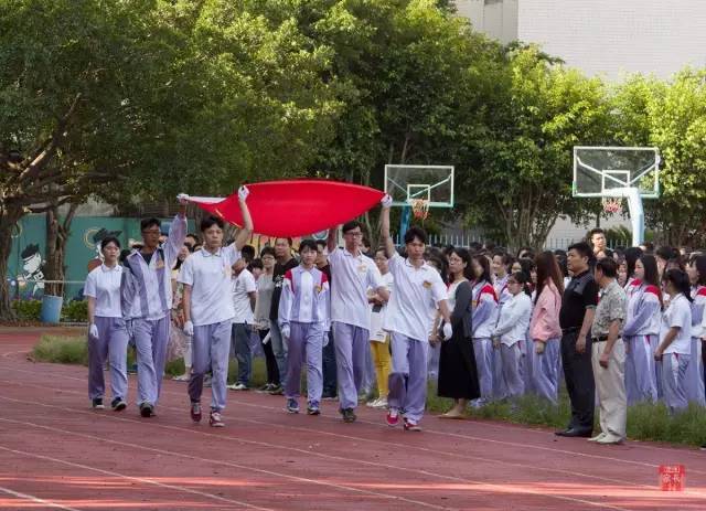 今天我把头条留个你 || 祝澄海华侨中学60华诞快乐!