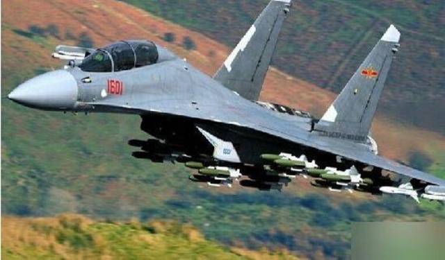 中国歼16d电子战飞机性能强于"咆哮者"电子攻击