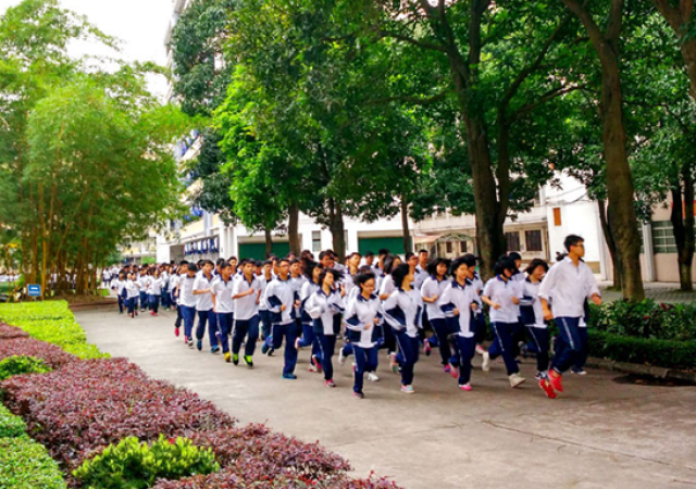 祝贺开侨中学关开宗校长!周珠花副校长!谢谢月彩主任发来消息!