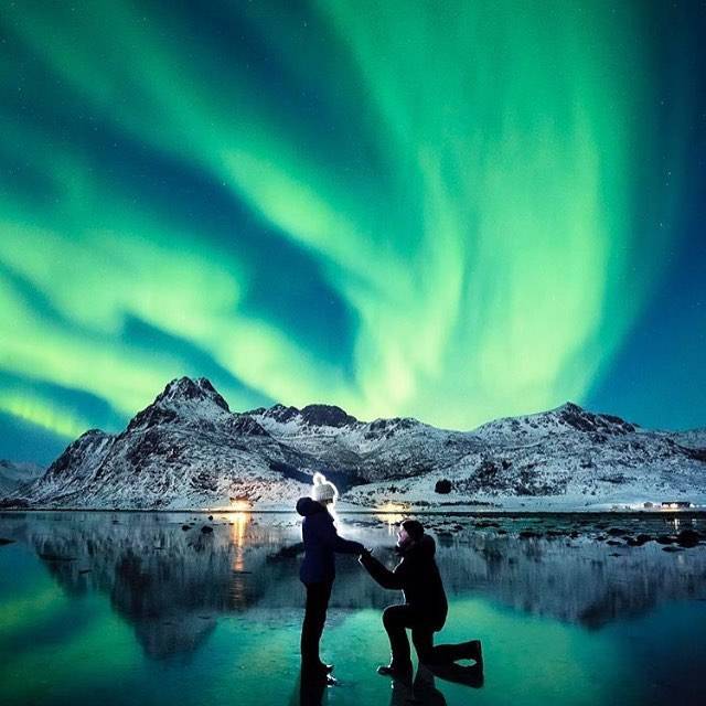 摄影师的冰岛求婚之旅,在极光的见证中,拍下了最美情侣照!