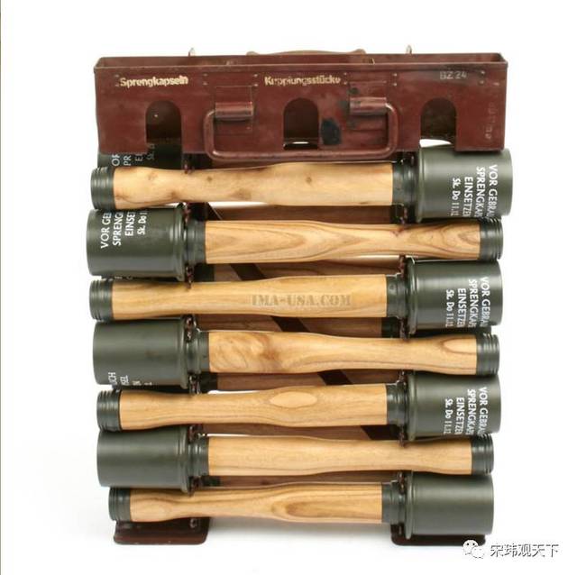 这是m24手榴弹携行箱的内部框架,手榴弹就是通过上面的钢丝弹簧固定的