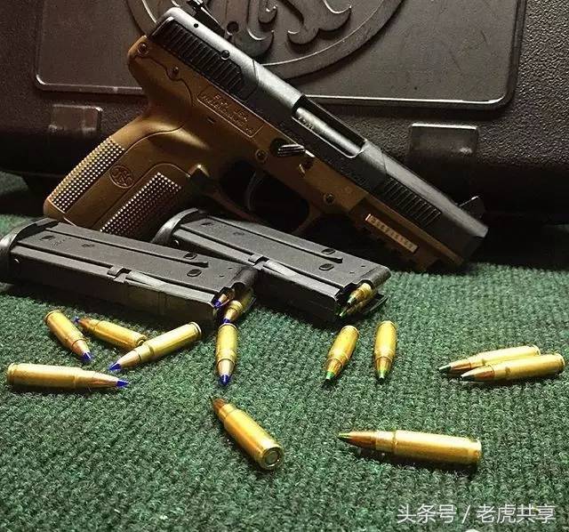 ive-seven是配合fn p90而研发的手枪.其名称来自其使用的子弹直径5.