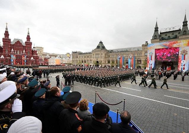 莫斯科卫国战争胜利纪念日红场阅兵,展示极地装备