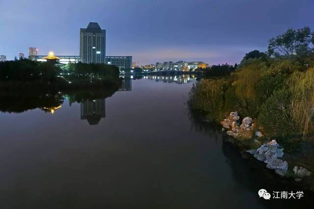 在摄影圈呆了这么久,才发现江南大学最美的夜景图在这里,没有之一