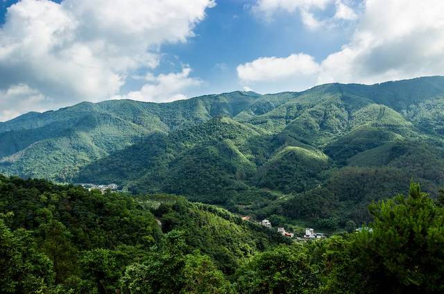 石坝镇黄山洞村