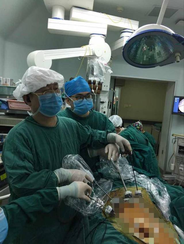 用腹腔镜做骨科髋臼手术,他们成功了!