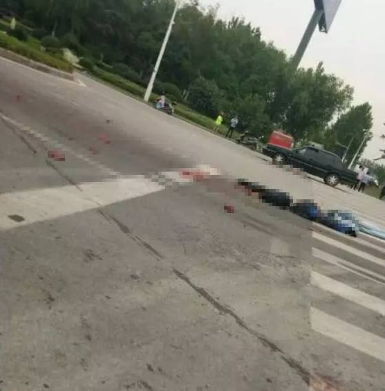 惨不忍睹!沛敬路高速路口发生重大车祸 致两人死亡