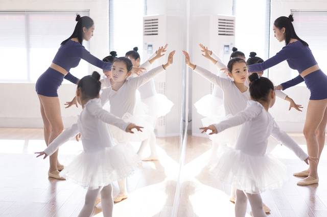 杭州少儿学舞蹈 舞蹈启蒙 性格塑造