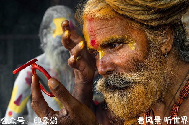 印度苦行僧修行靠吸烟,称吃死人尸体才能获得智慧