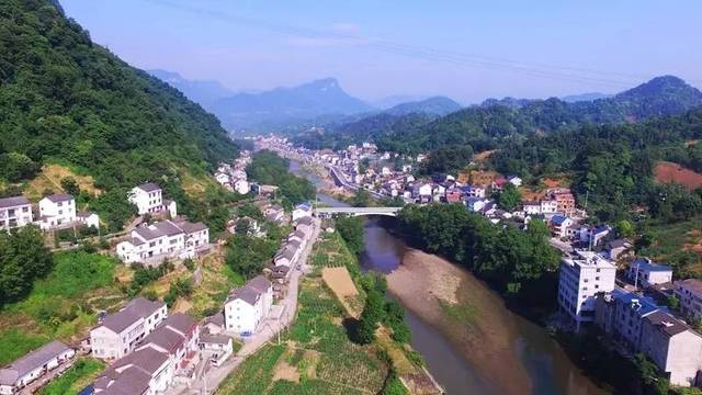 绿道延伸城市生活圈 城郊统筹发展新脉动 长阳首条生态绿道引市民热捧