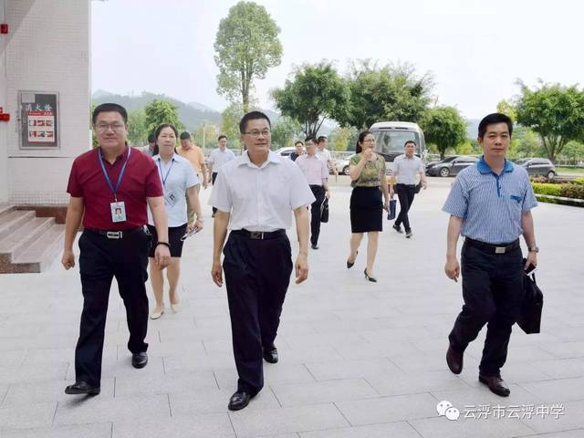 魅力云中云城区委书记徐树新到云浮中学调研