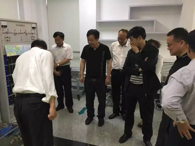 沈阳铁路局总工程师骆武伟参观我校校企共建实训基地