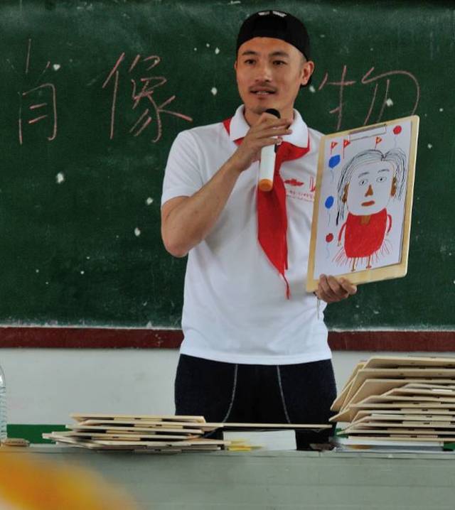 耿乐美术课堂 每个人都有画画的天赋,勇敢画出来吧