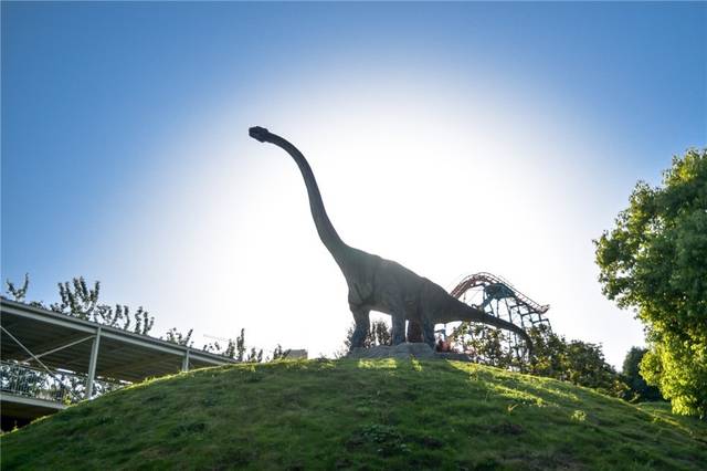 【重大事件】 合肥惊现现实版侏罗纪公园!多只恐龙人