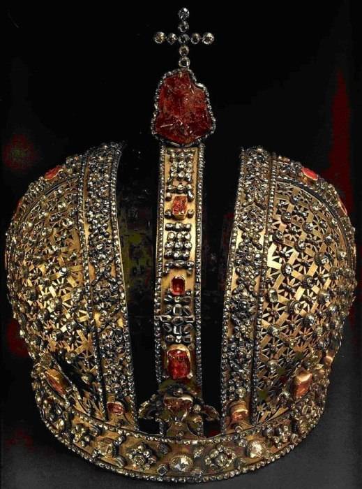 安娜·伊万诺夫娜的皇冠