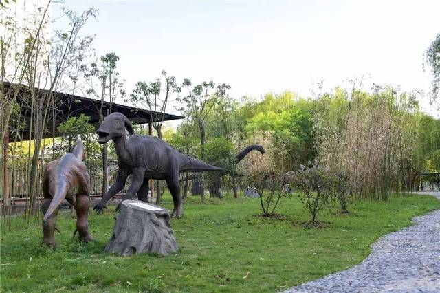 【重大事件】 合肥惊现现实版侏罗纪公园!多只恐龙人