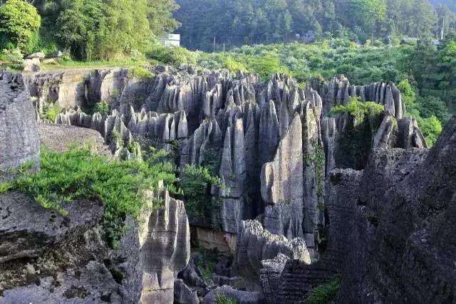 龙鳞石海