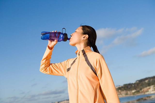 端午外出旅游护肤攻略:"补水!补水!补水!"